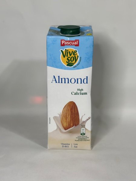 حليب اللوز